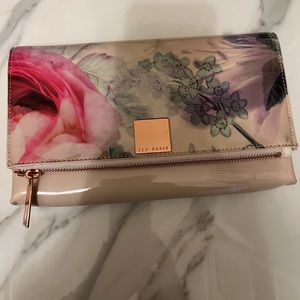 Brand New with Tags Ted Baker Clute w/ strap